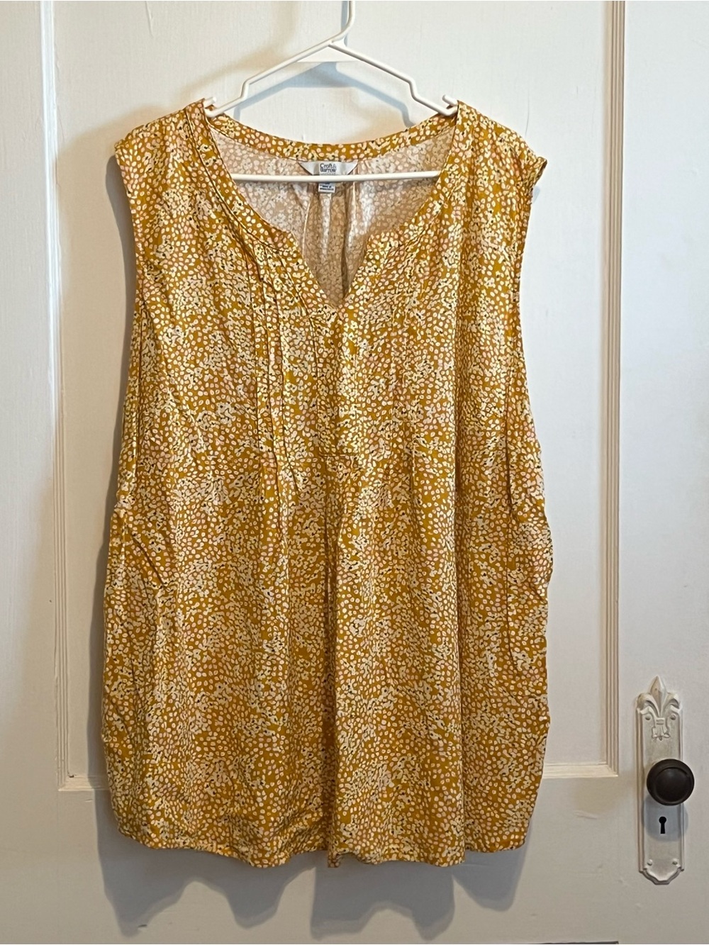 Lightweight Croft & Borrow Sleeveless Top